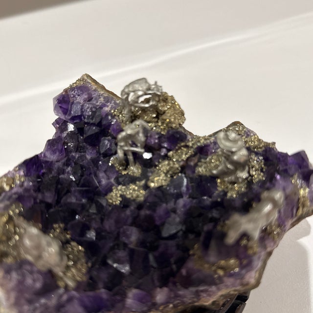 Tribal Unique Amethyst Stone Mine Scene Crafted With Silver Men Working in a Mine, Art Display Piece For Sale - Image 3 of 12
