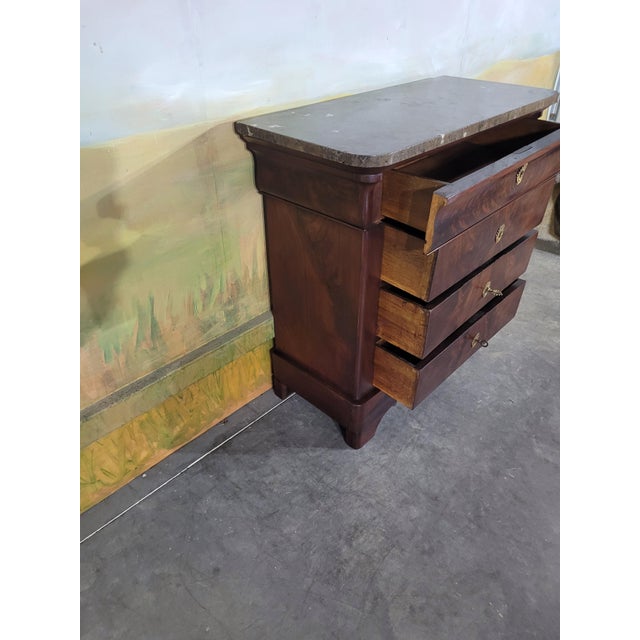 Small Chest of Drawers in Mahogany For Sale - Image 9 of 13
