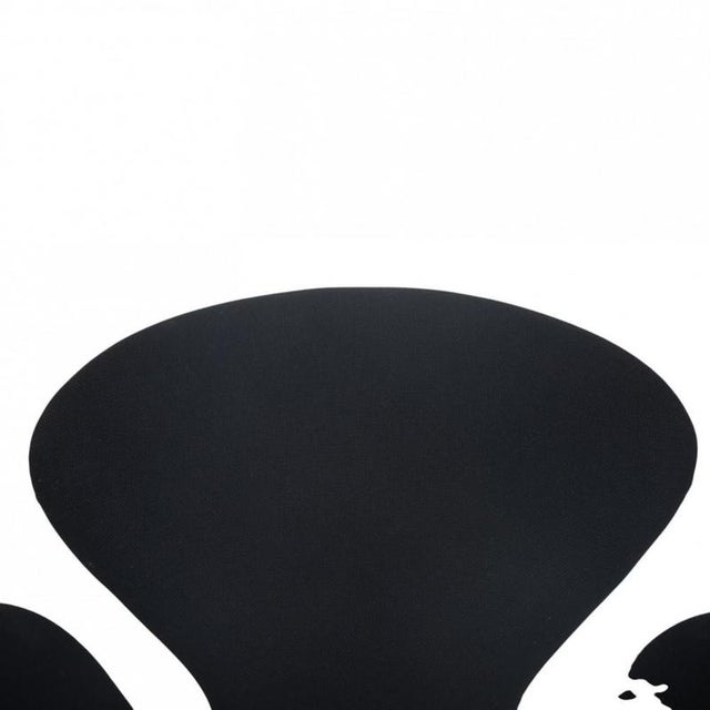 Swan Chair in Black Hallingdal Fabric by Arne Jacobsen, 2006 For Sale - Image 3 of 16