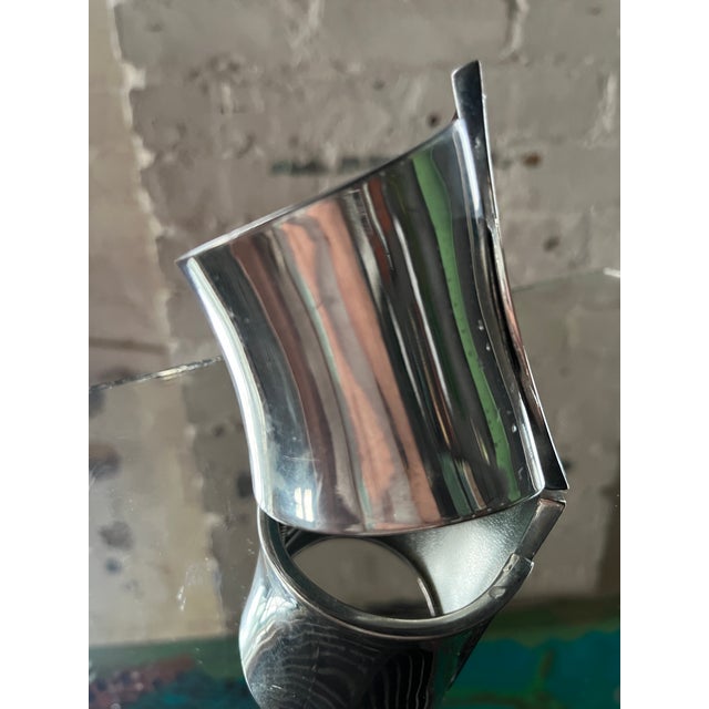 Postmodern Postmodern, 1990s Sculptural Silver-Toned Metal Cuff Bracelet For Sale - Image 3 of 9