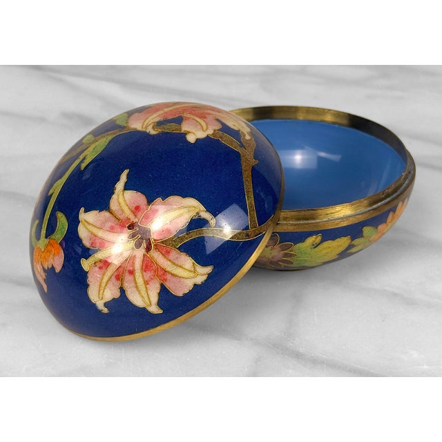 Vintage Chinese Cloisonne Blue Enamel Floral Round Storage Box For Sale - Image 4 of 8