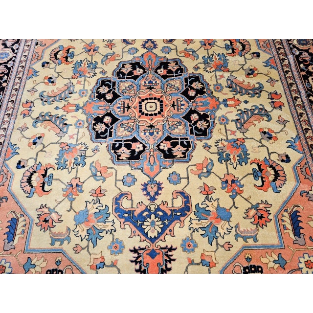 Vintage Turkish Heriz Serapi Rug, Hand-Knotted Wool, Geometric Pattern, Ivory & Blue, 9x12 For Sale In Chicago - Image 6 of 17