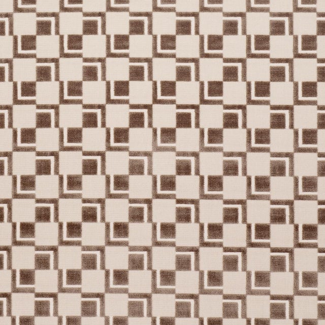 SAMPLE - Schumacher Edison Velvet Fabric In Champagne For Sale