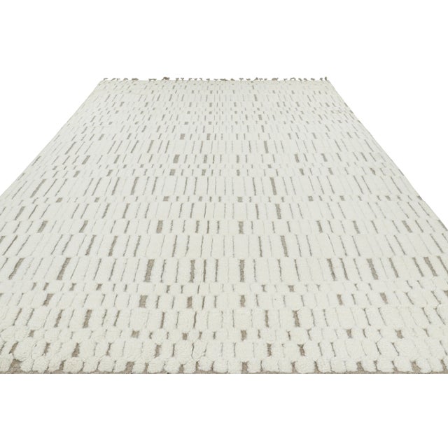Rug & Kilim Rug & Kilim’s Contemporary Rug in White with High-Low Geometric Patterns - 12x16 For Sale - Image 4 of 7