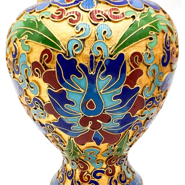 Pair of Mid-Century Chinese Cloisonné Vases – Blue, Green & Gold Enamel With Lotus Motif – Chinoiserie / Hollywood Regency For Sale In Houston - Image 6 of 10