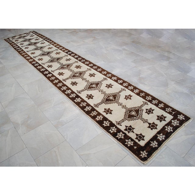 1970s Vintage -Knotted Turkish Runner - 3′3″ × 16′ For Sale - Image 6 of 14