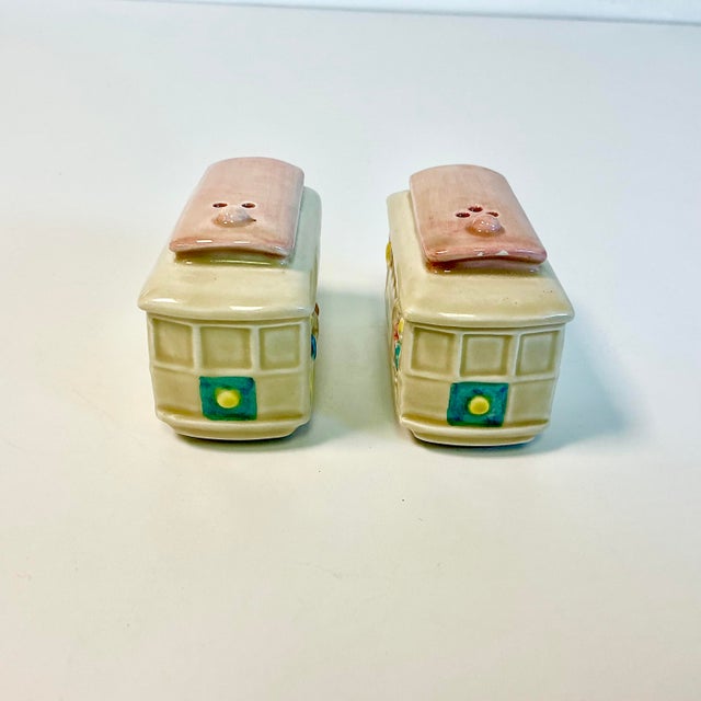 1960s Vintage Boho Chic Americana San Francisco Cable Car Salt & Pepper Shakers - A Pair. For Sale - Image 6 of 12