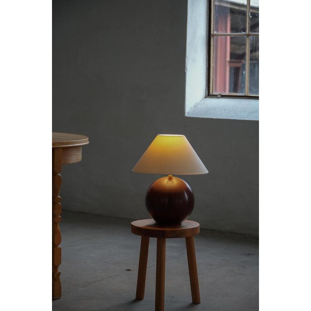 Wood Danish Modern Sculptural Sphere-Shaped Table Lamp in Dark Wood, 1980s For Sale - Image 7 of 12