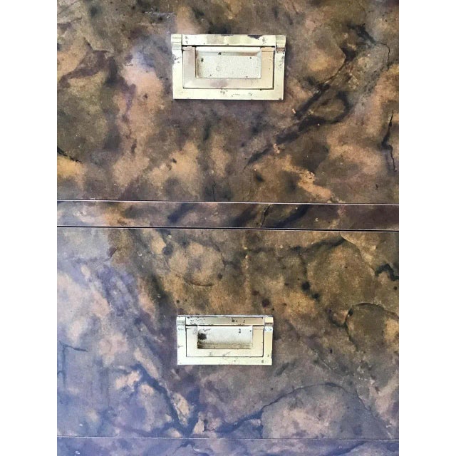 1970s Formica Faux Finish 2-Drawer End Table For Sale In New York - Image 6 of 10