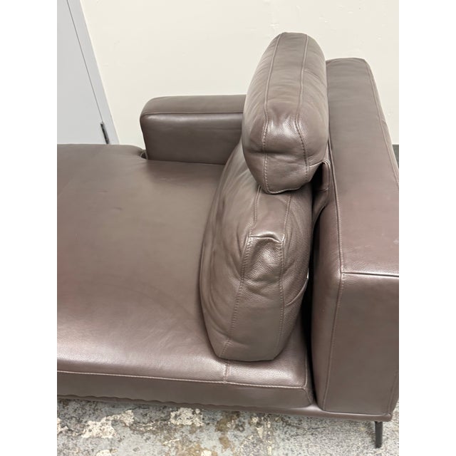 Nicoline Italia Strauss Leather Chaise For Sale - Image 9 of 12