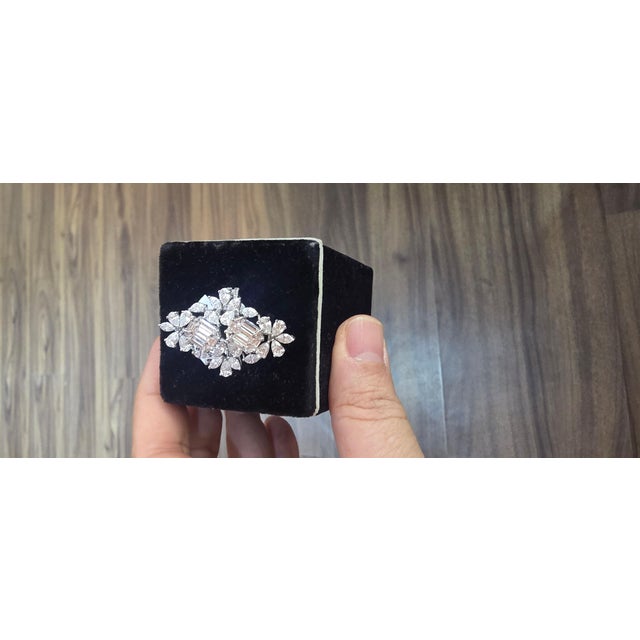 2020s Natural Diamond Ring in 18k Gold, 2.73ct Asscher Cut For Sale - Image 5 of 8
