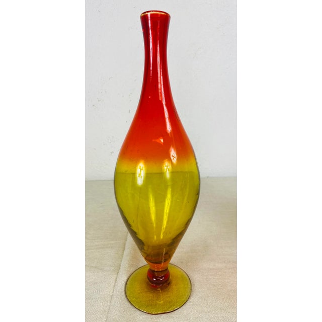 Glass Mid Century Vintage Modern Hand Blown Blenko Amberina Bud Vase by Wayne Husted. For Sale - Image 7 of 9