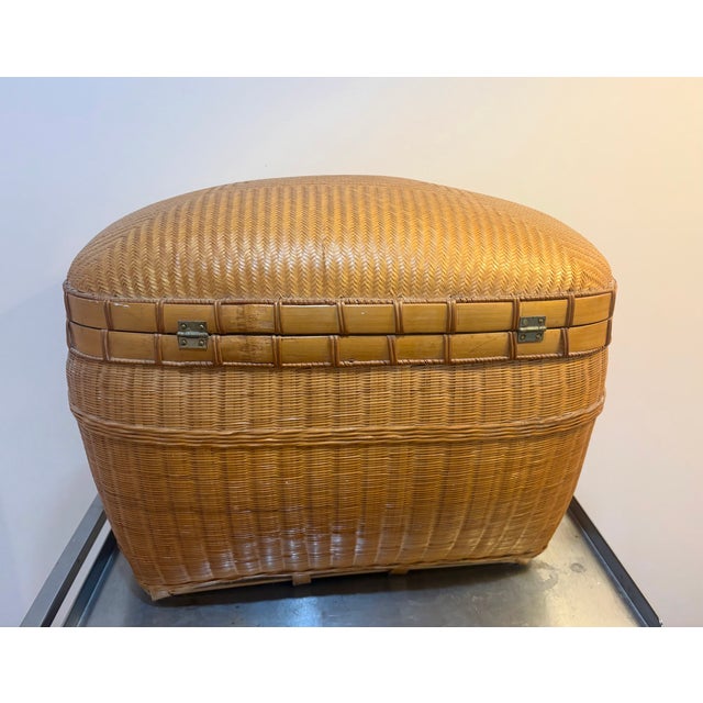 1960s Asian Herringbone-Weave Rattan & Bamboo Storage Chest For Sale - Image 5 of 6