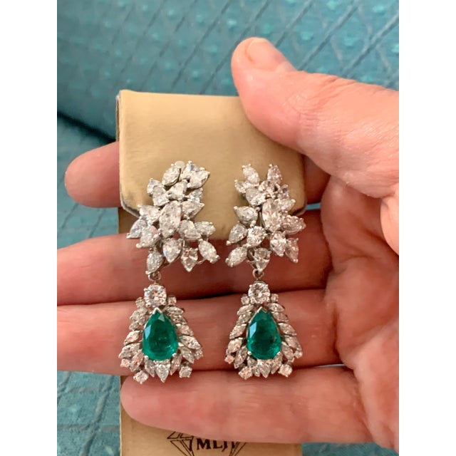 Green 1960 Agl Certified Colombian Minor Traditional Emerald Diamond Drop Earrings Pt For Sale - Image 8 of 8