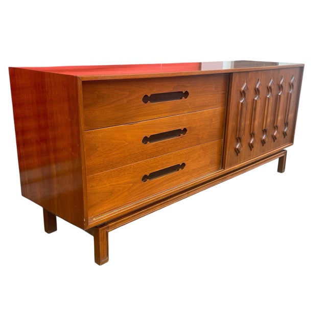 Mid-Century Modern 1970s Sculpted American Walnut Credenza Dresser For Sale - Image 3 of 9