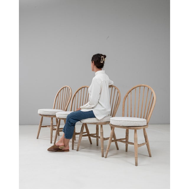 20th Century English Oak Dining Chairs With Seat Cushions - Set of 4 For Sale - Image 10 of 18