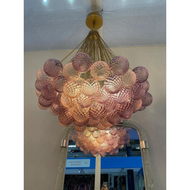 Clouds of Pink and Ametista Ballotton Spheres Chandelier in Murano Glass by Simoeng For Sale - Image 4 of 9