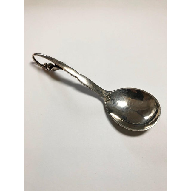 Art Nouveau Mid 20th Century Georg Jensen Sterling Silver 4.25" #21 Pea in Pod Jam Tea Caddy Spoon - No Mono For Sale - Image 3 of 7