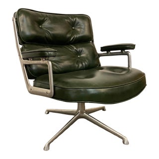 Eames Time Life Executive Lounge Height Chair for Herman Miller Reupholstered in Green Leather For Sale