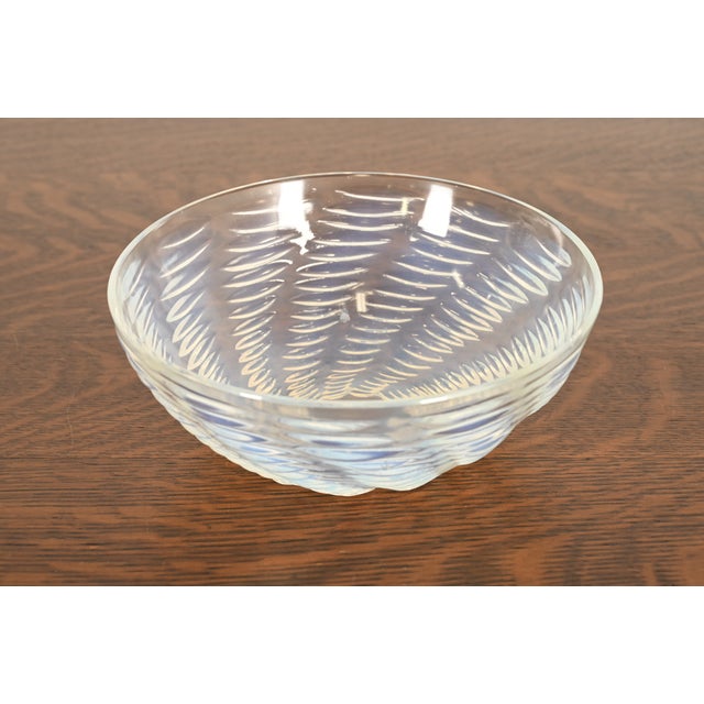 Lalique René Lalique "Ondes" Art Deco Opalescent Glass Bowl, 1930s For Sale - Image 4 of 12