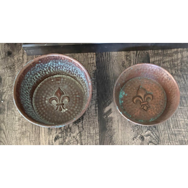 Vintage Solid Copper Hammered Pet Bowls – Dog or Cat Food & Water – Set of 2 For Sale - Image 10 of 12