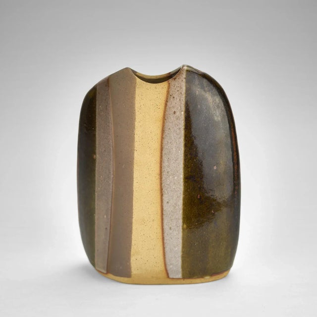 Mid-Century Modern Pebble Vase by Peter Ellery for Tremaen, 1970s For Sale - Image 3 of 6