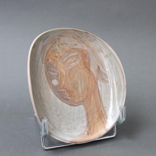 Mid-Century French Decorative Ceramic Plate by Atelier Du Grand Chêne, 1950s For Sale - Image 3 of 15