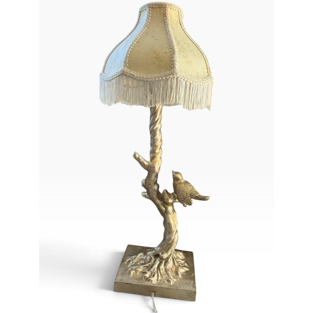 1960s Bird on Tree Trunk Table Lamp With Fringed Scalloped Shade | Hollywood Regency For Sale - Image 5 of 9