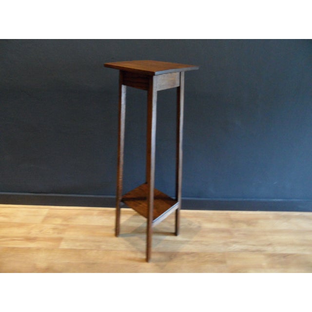Antique Oak Side Table, 1890s, in Very Good conditions. Designed 1890 to 1919