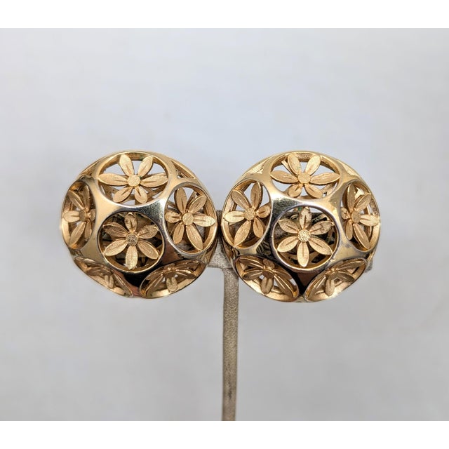 Trifari Vintage 1960s Signed Crown Trifari Goldtone Round Cut Out Flower Clip Earrings-2 Pieces For Sale - Image 4 of 7