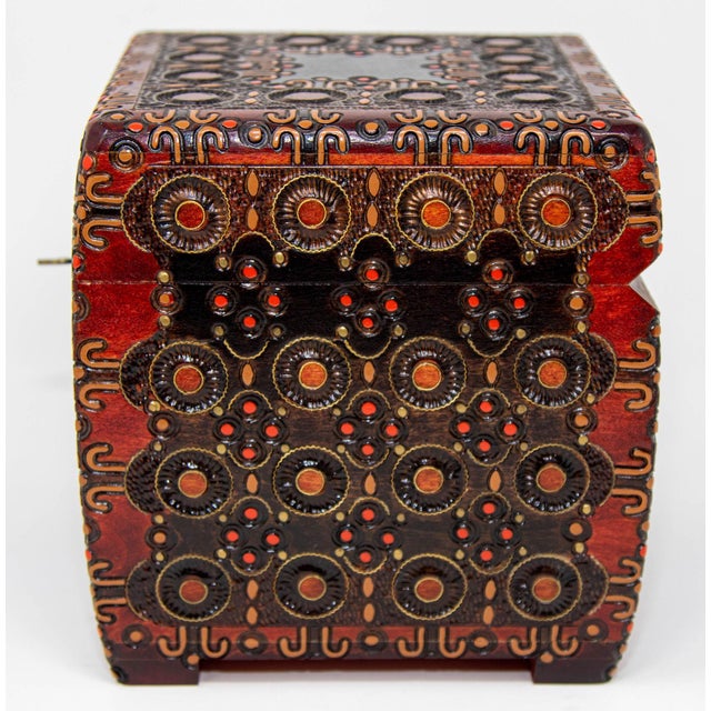 American Hand-Carved Vintage Folk Art Wooden Tramp Art Style Storage Box For Sale - Image 3 of 12