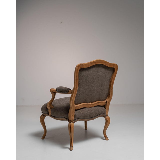 19th Century France Louis XV Taupe Wood Armchair For Sale In Greensboro - Image 6 of 10