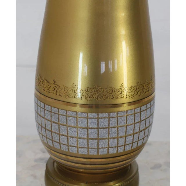 Mid 20th Century Mid-Century Modern Gold Tone Glass Vase Shape Table Lamp For Sale - Image 5 of 8