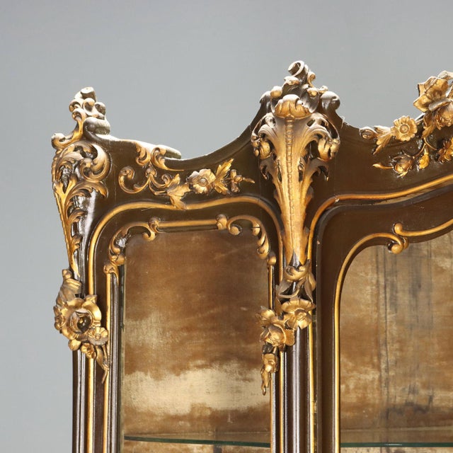 Italian Baroque Showcase in Carved Wood For Sale - Image 4 of 13