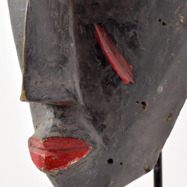 Early 20th Century Guro Portrait Mask Côte d'Ivoire For Sale - Image 4 of 8