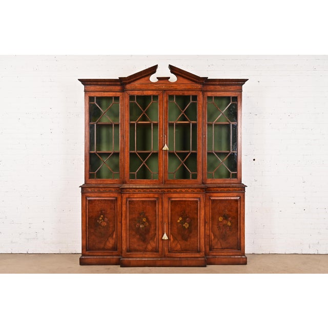 Baker Furniture Style Georgian Carved Mahogany Hand Painted Breakfront Bookcase Cabinet, Circa 1940s For Sale - Image 15 of 15
