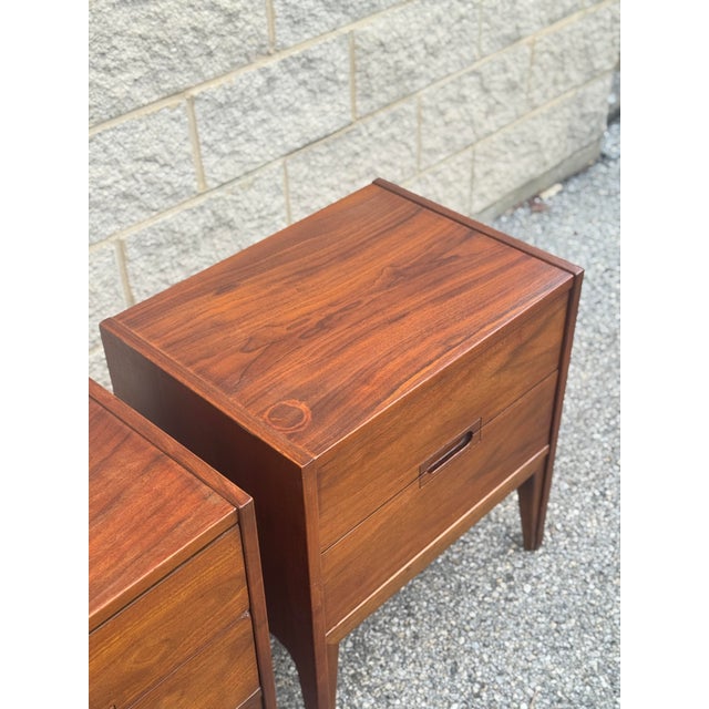 Mid 20th Century Pair of Mid 20th Century Modern Walnut Nightstands With Two Drawers For Sale - Image 5 of 12