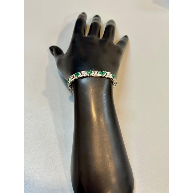 Natural Zambian Emerald Tennis Bracelet with Diamonds and 18k Gold For Sale - Image 14 of 18