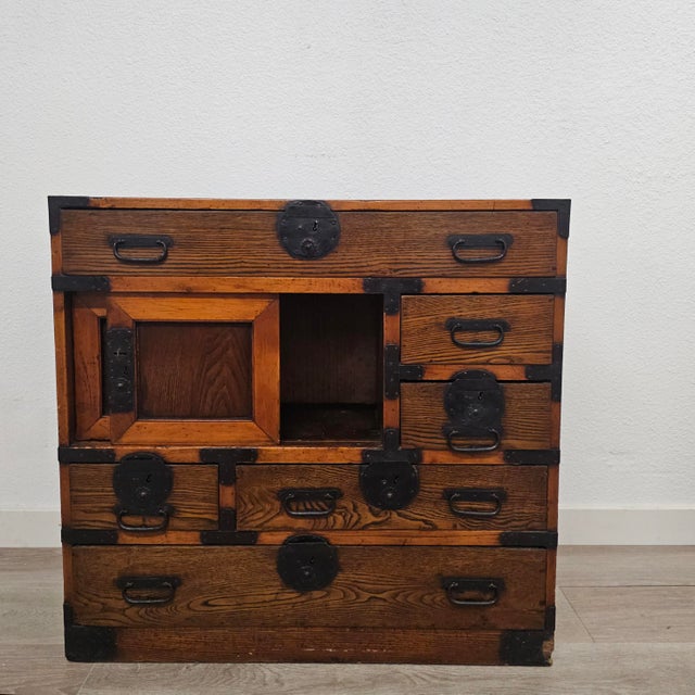 Late 19th Century Japanese Meiji Chōba Tansu Merchant Chest in Sugi Wood For Sale In San Francisco - Image 6 of 14