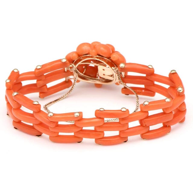 This bold but refined vintage coral gate link bracelet makes a wonderfully modern statement piece. The intense orange...