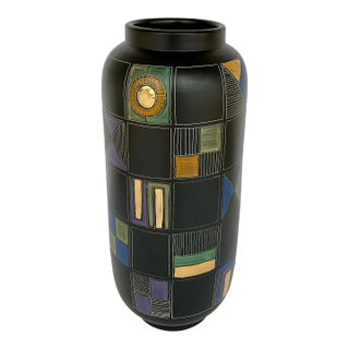 Global Views Italian Modern Medium Script Vase For Sale