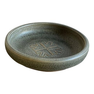 Green Ceramic Bowl Danish Studio Pottery Forenede Kreditforeninger Emblem Johgus Bornholm 1970s For Sale