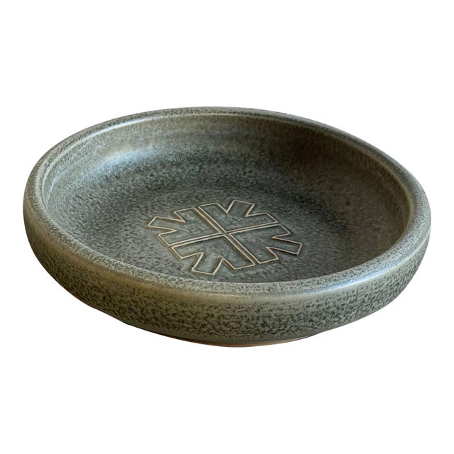 Green Ceramic Bowl Danish Studio Pottery Forenede Kreditforeninger Emblem Johgus Bornholm 1970s For Sale