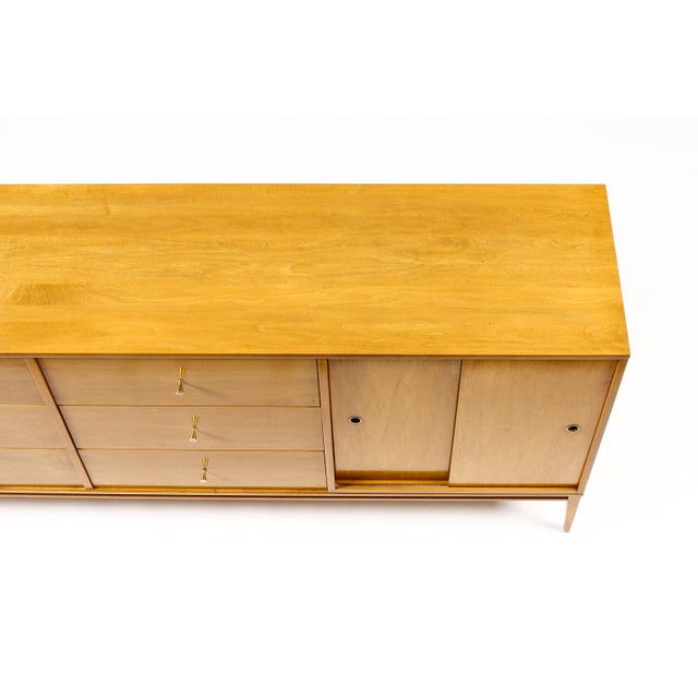 1950s Attributed to Paul McCobb Planner Group Maple Low Dresser — 6 Drawer + Sliding Doors For Sale - Image 9 of 9