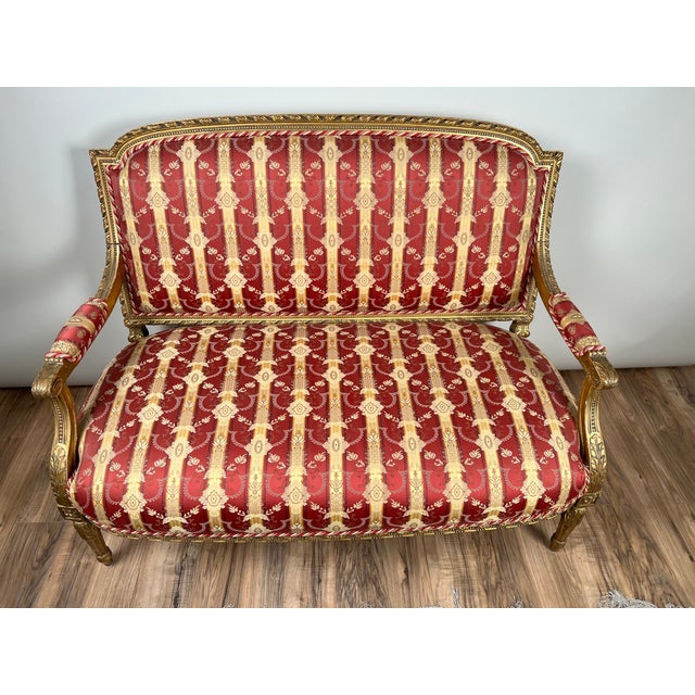 Antique Louis XVI Style Giltwood Settee in Silk Damask C. Late 19th Century For Sale - Image 4 of 10