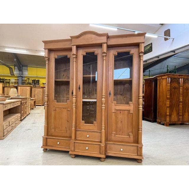 Farmhouse Display Cabinet in Wood For Sale - Image 4 of 18