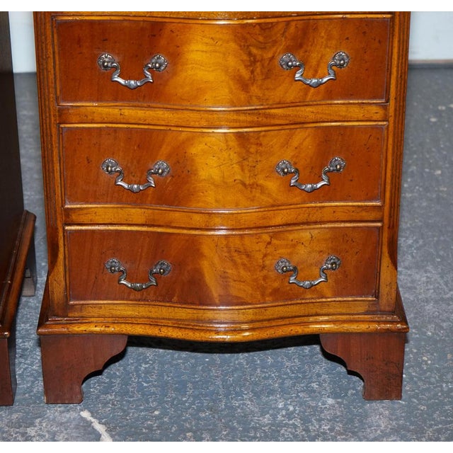 Georgian Style Serpentine Nightstands with Drawers, Set of 2 For Sale - Image 6 of 18