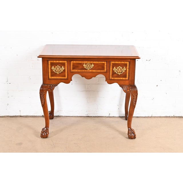 English Councill Furniture Chippendale Banded Mahogany Lowboy Dressing Table or Entry Table For Sale - Image 3 of 12