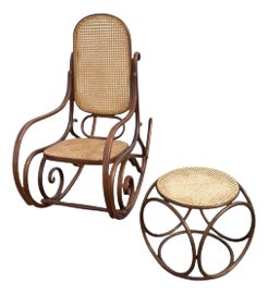 Example of Chair and Ottoman Sets in Milwaukee