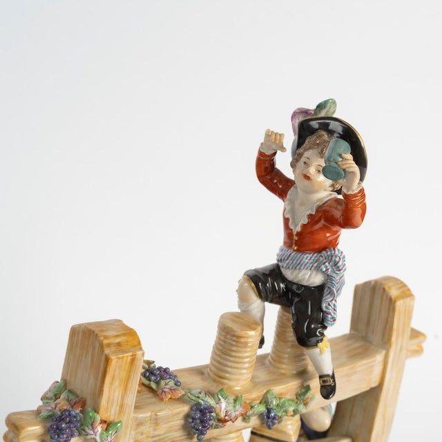Large The Wine Press Figurine Group in Porcelain from Meissen, Early 20th Century For Sale - Image 4 of 9
